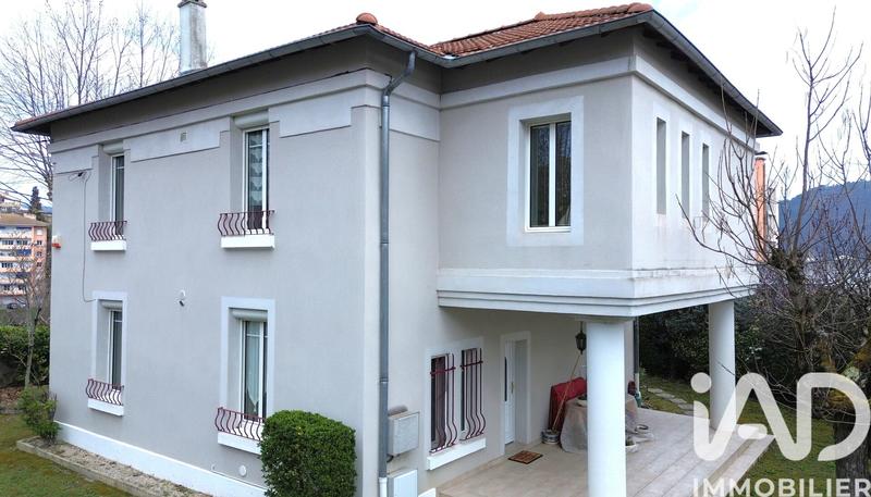 Maison - 163 m² - 7 pièces