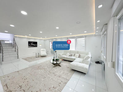 Maison - 165 m² - 6 pièces