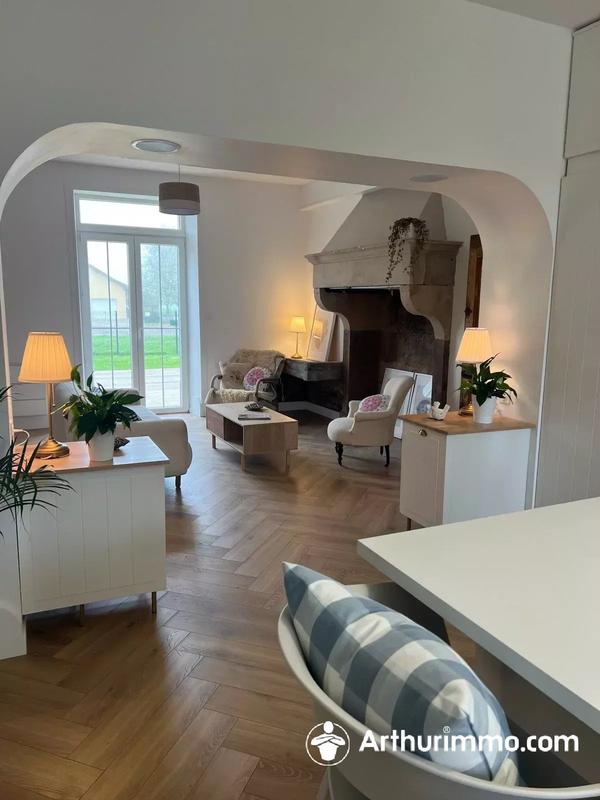 Maison - 220 m² - 8 pièces