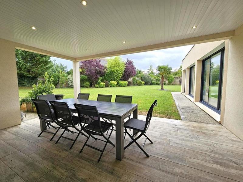 Maison - 530 m² - 10 pièces