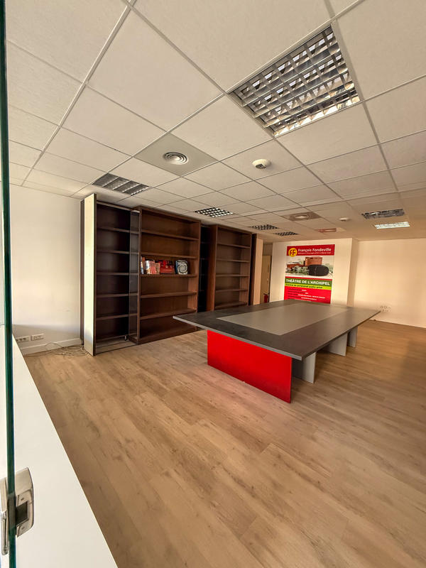Bureau - 124 m²