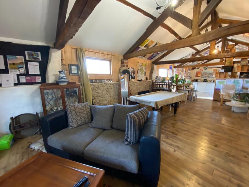 Maison - 255 m² - 10 pièces