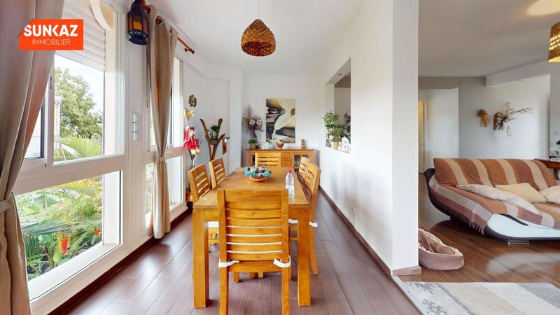 Appartement - 95 m² - 4 pièces