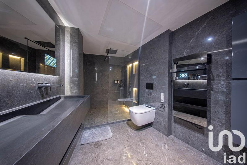 Maison - 560 m² - 7 pièces