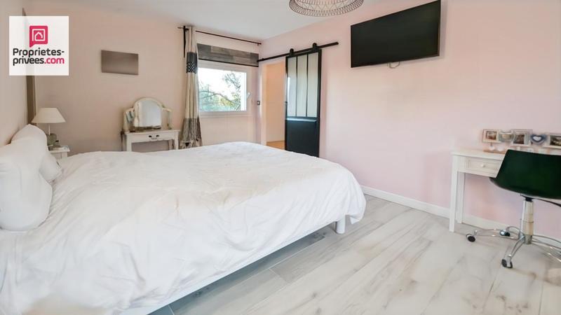 Maison - 180 m² - 5 pièces