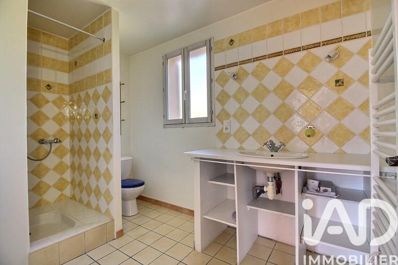 Maison - 237 m² - 8 pièces