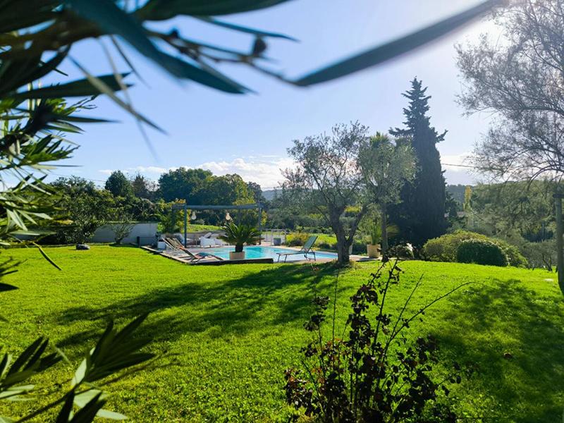 Maison - 242 m² - 7 pièces