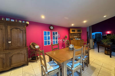 Maison - 263 m² - 8 pièces