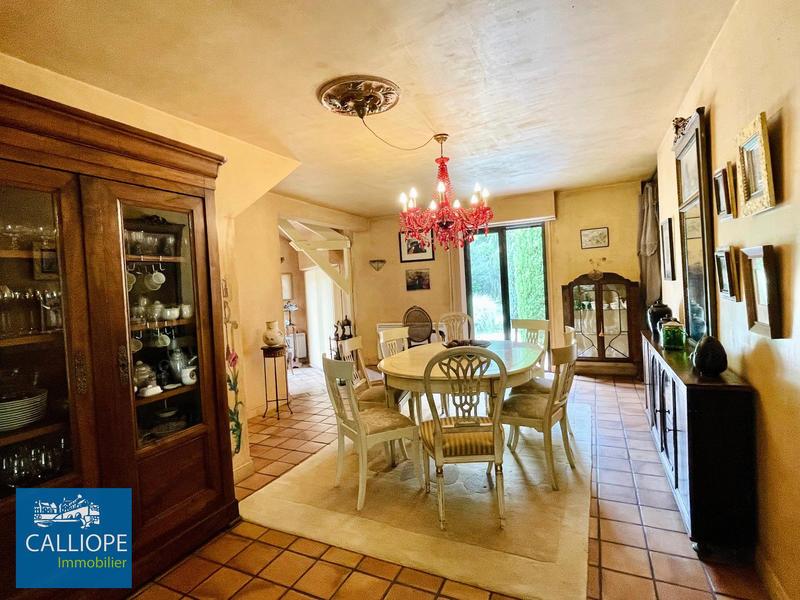 Maison - 208 m² - 8 pièces