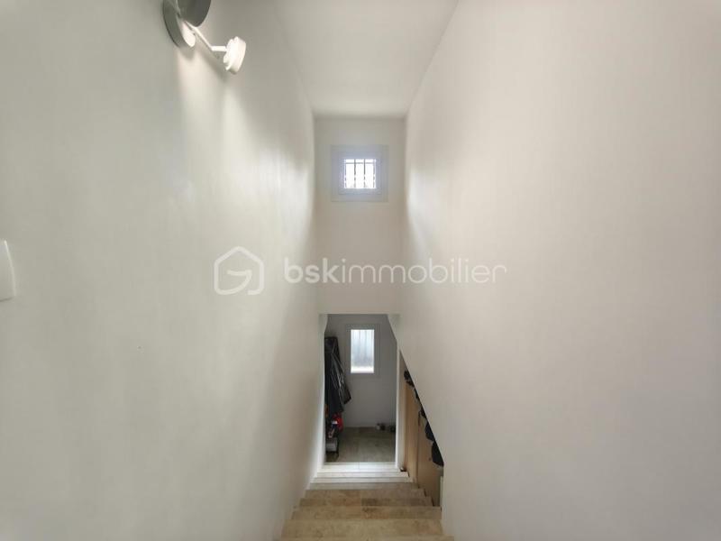 Maison - 250 m² - 8 pièces