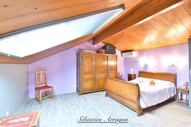 Propriété - 260 m² - 8 pièces