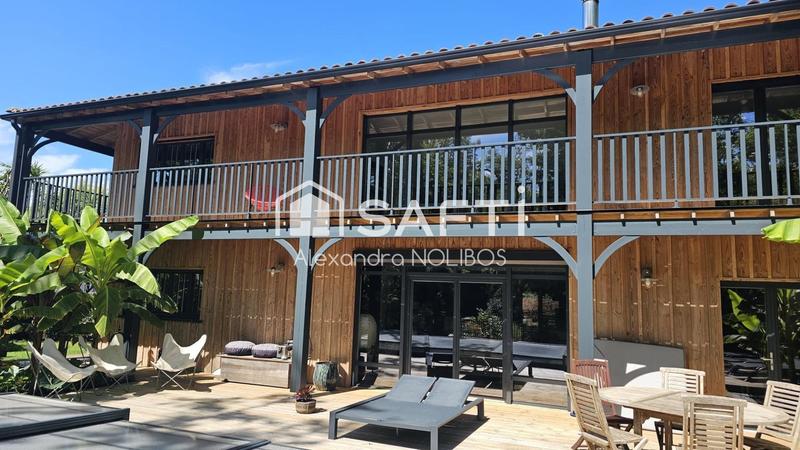 Maison - 330 m² - 7 pièces