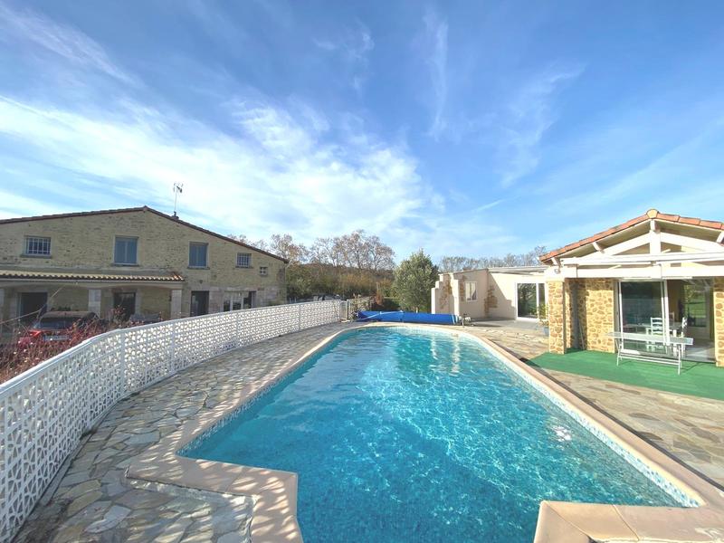 Maison ancienne - 185 m² - 6 pièces