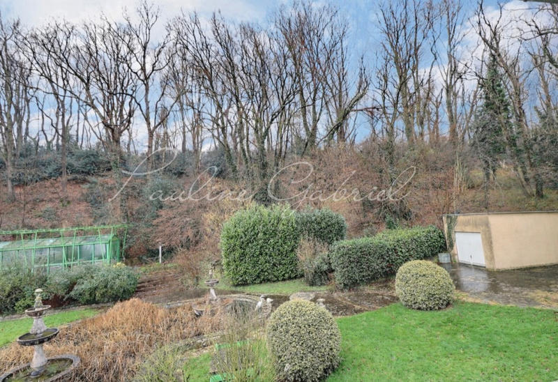 Maison - 265 m² - 9 pièces