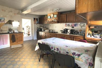 Maison - 241 m² - 12 pièces