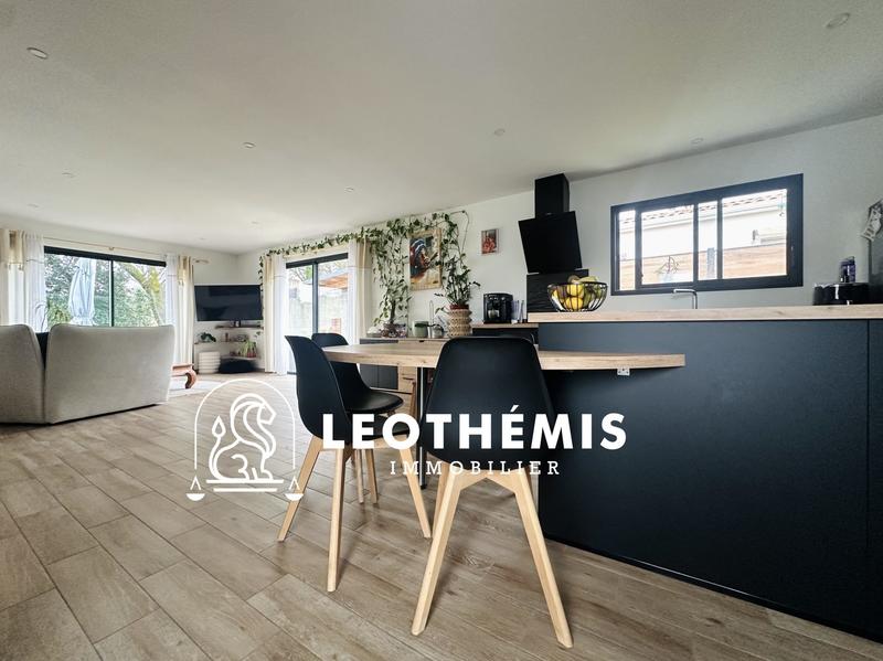 Maison - 93 m² - 4 pièces