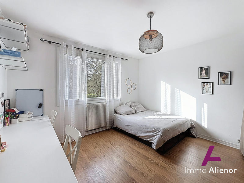 Appartement - 92 m² - 4 pièces