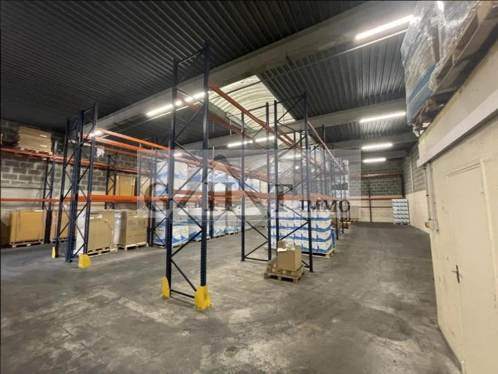 Entrepôt - 1 160 m²