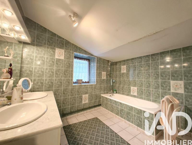 Maison - 96 m² - 5 pièces