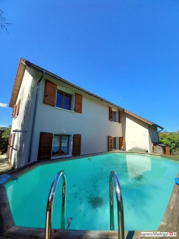 Maison traditionnelle - 135 m² - 5 pièces