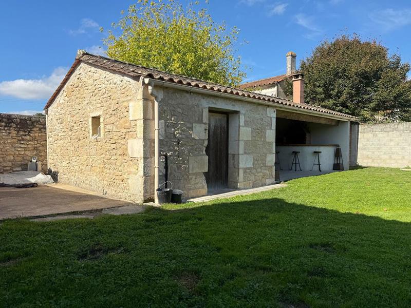 Maison - 368 m² - 9 pièces
