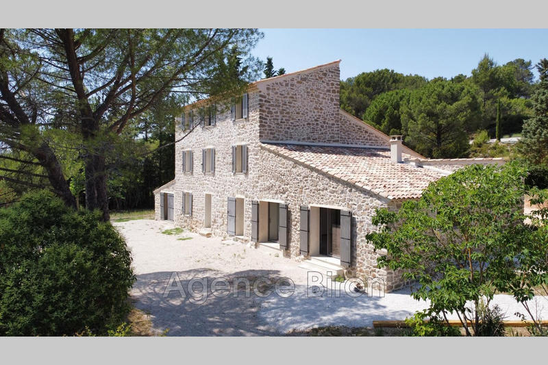 Maison - 280 m² - 10 pièces