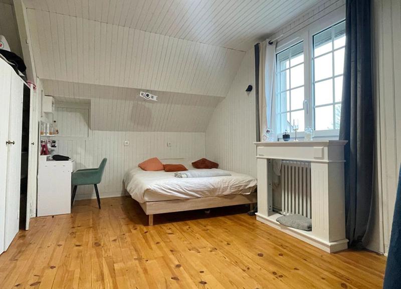 Propriété - 203 m² - 9 pièces