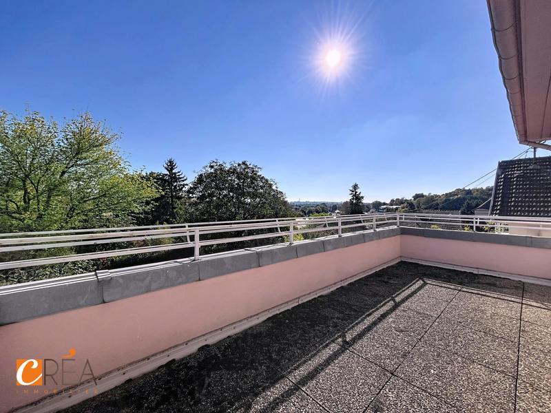 Maison - 215 m² - 8 pièces