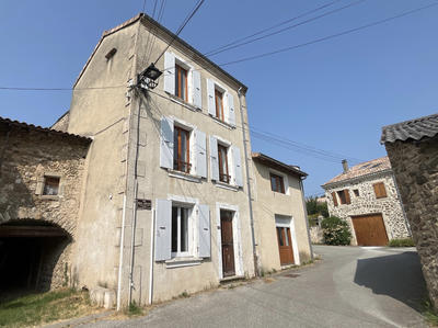 Maison de village - 100 m² - 4 pièces