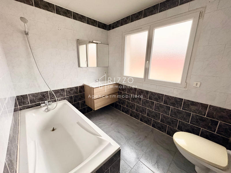 Maison - 160 m² - 8 pièces