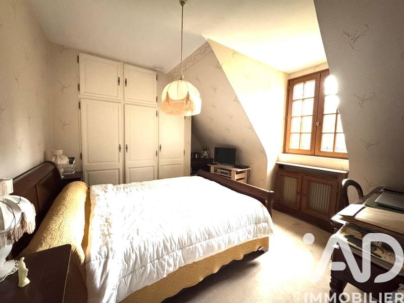 Maison - 255 m² - 8 pièces