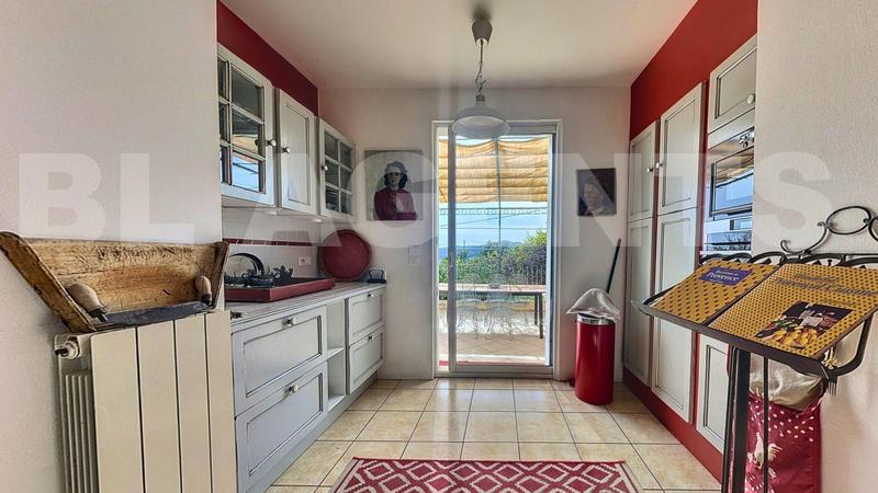 Maison - 170 m² - 6 pièces