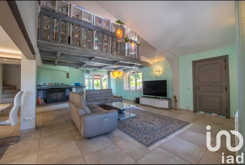 Maison - 264 m² - 7 pièces