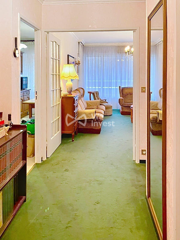 Appartement - 99 m² - 6 pièces