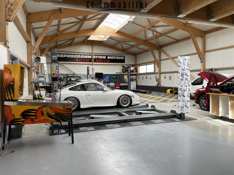 Local commercial - 320 m² - 2 pièces