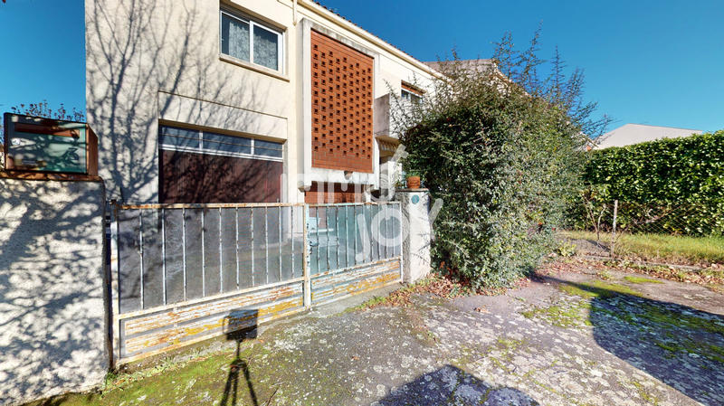 Maison - 99 m² - 5 pièces