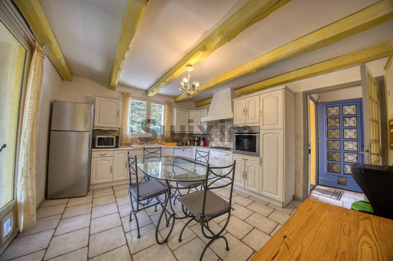 Propriété - 355 m² - 15 pièces