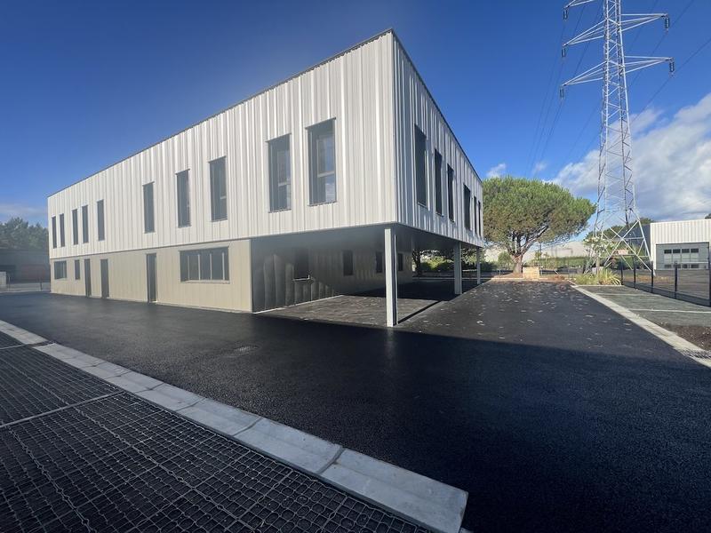 Local commercial - 630 m² - 4 pièces