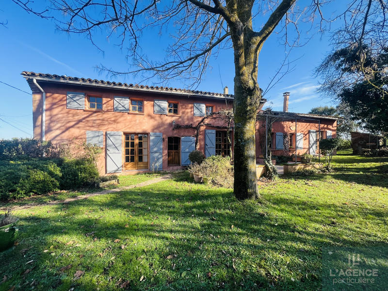 Propriété - 218 m² - 6 pièces