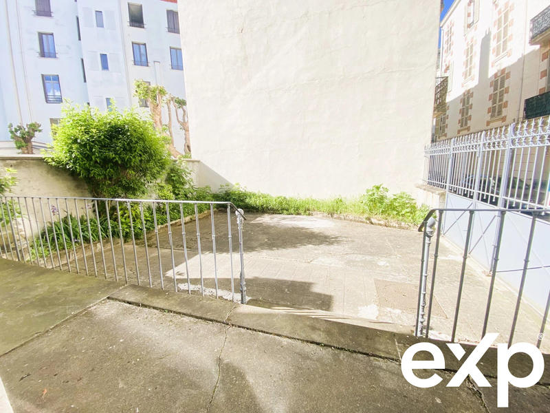 Maison - 215 m² - 11 pièces