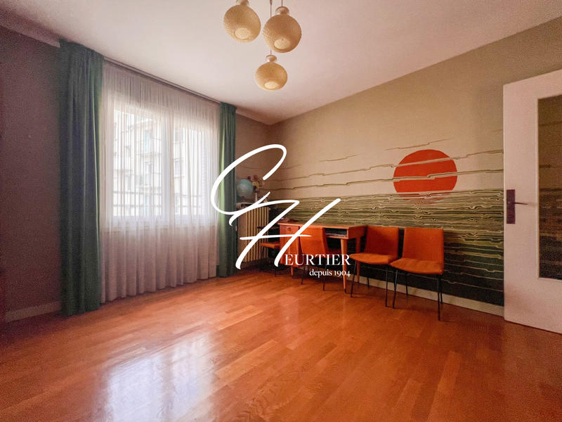 Appartement - 97 m² - 4 pièces