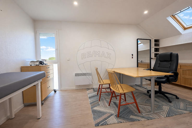 Local commercial - 85 m² - 4 pièces