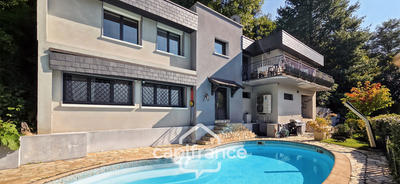 Maison - 165 m² - 6 pièces