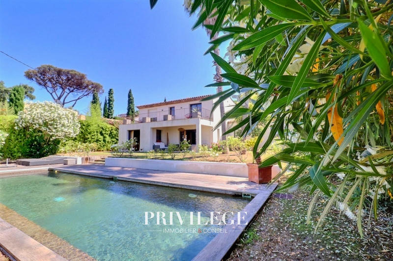 Villa - 315 m² - 6 pièces