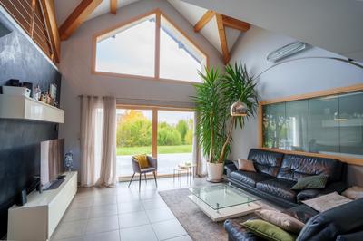 Maison - 280 m² - 10 pièces