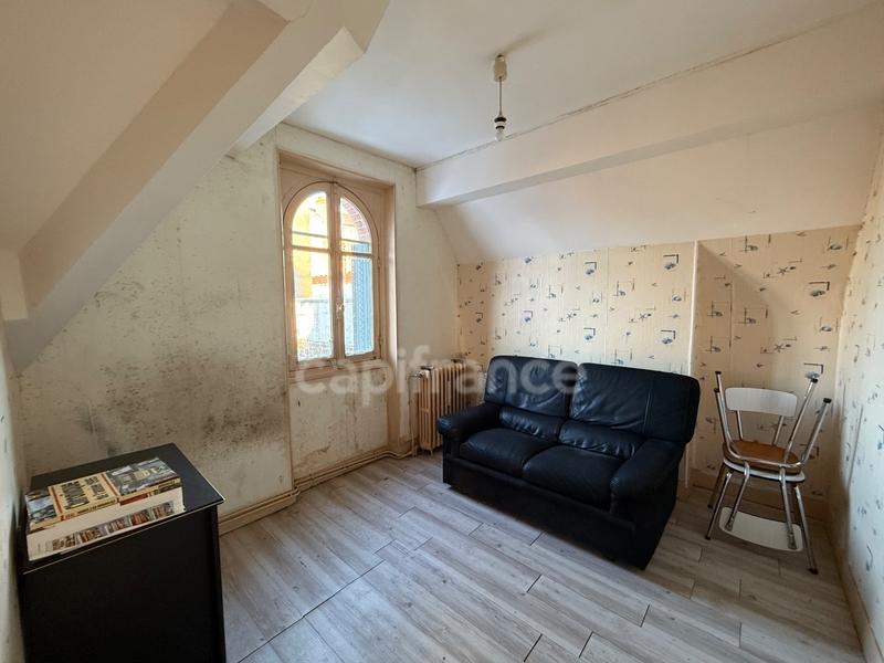 Maison - 90 m² - 5 pièces