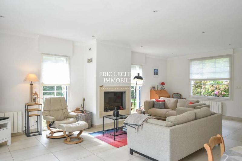 Villa - 200 m² - 8 pièces