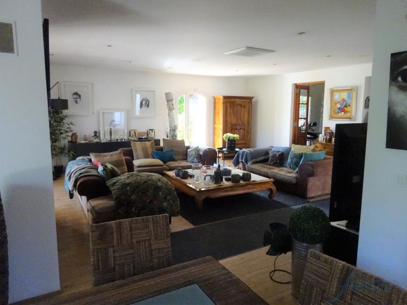 Villa - 280 m² - 6 pièces