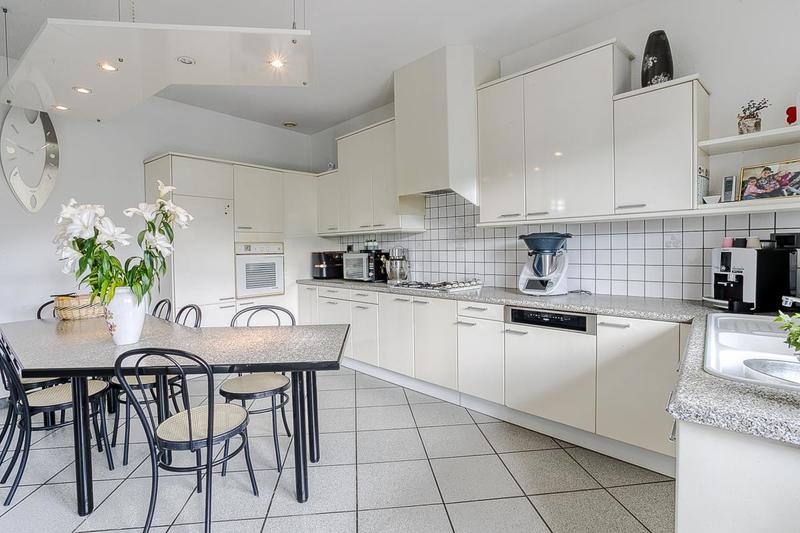 Appartement - 162 m² - 6 pièces