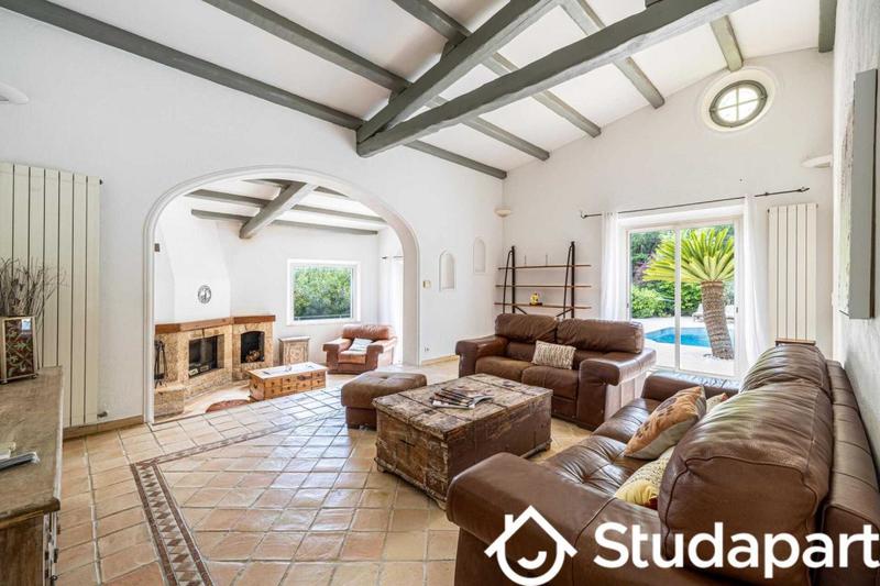 Appartement - 260 m² - 6 pièces